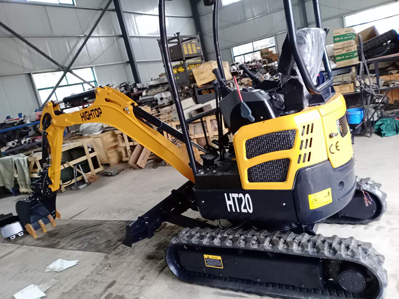 HT20 small mini excavator sent to the UK