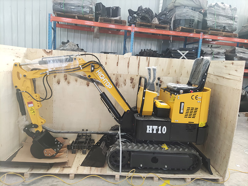 HT10B mini excavator sent to Russia