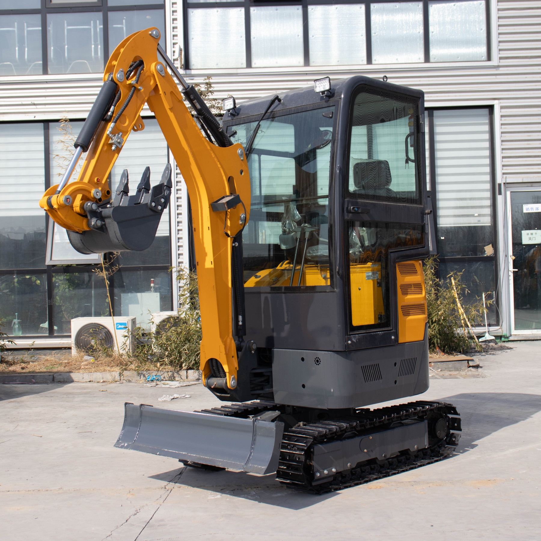 HT22 2.2ton mini excavator